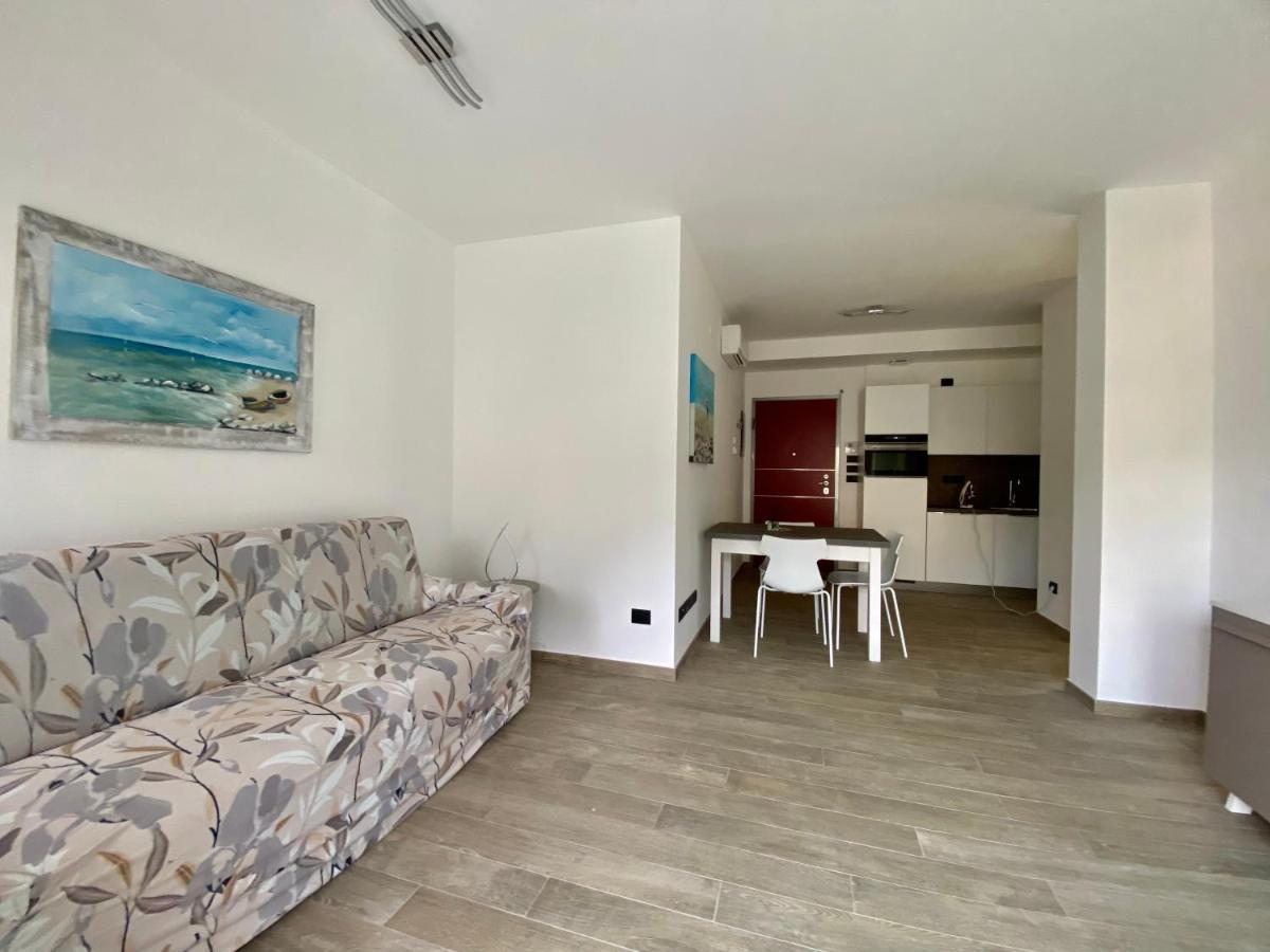 Ampio Bilocale Con Terrazzino, Box E Piscina - Poggio Fiorito * Alassio